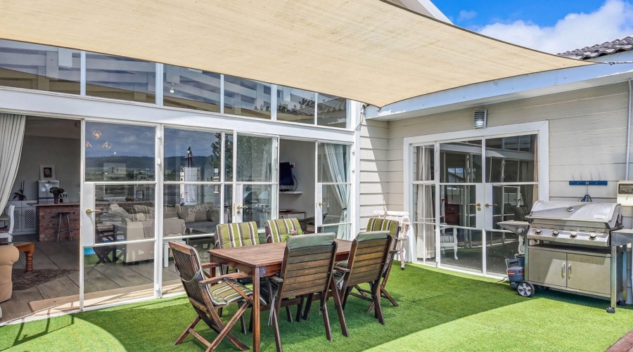 3 Bedroom Property for Sale in Riverside Western Cape